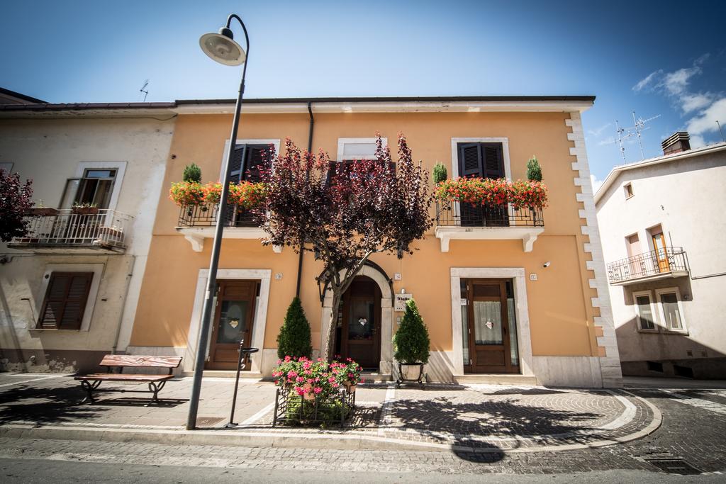 Hotel Il Tiglio Castel Di Sangro Esterno foto