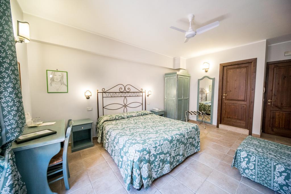 Hotel Il Tiglio Castel Di Sangro Esterno foto