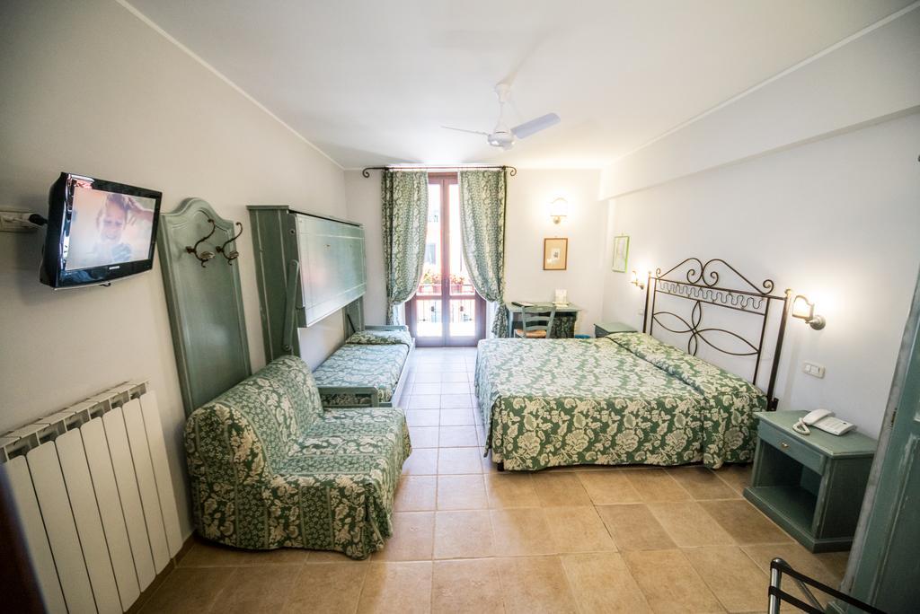 Hotel Il Tiglio Castel Di Sangro Esterno foto
